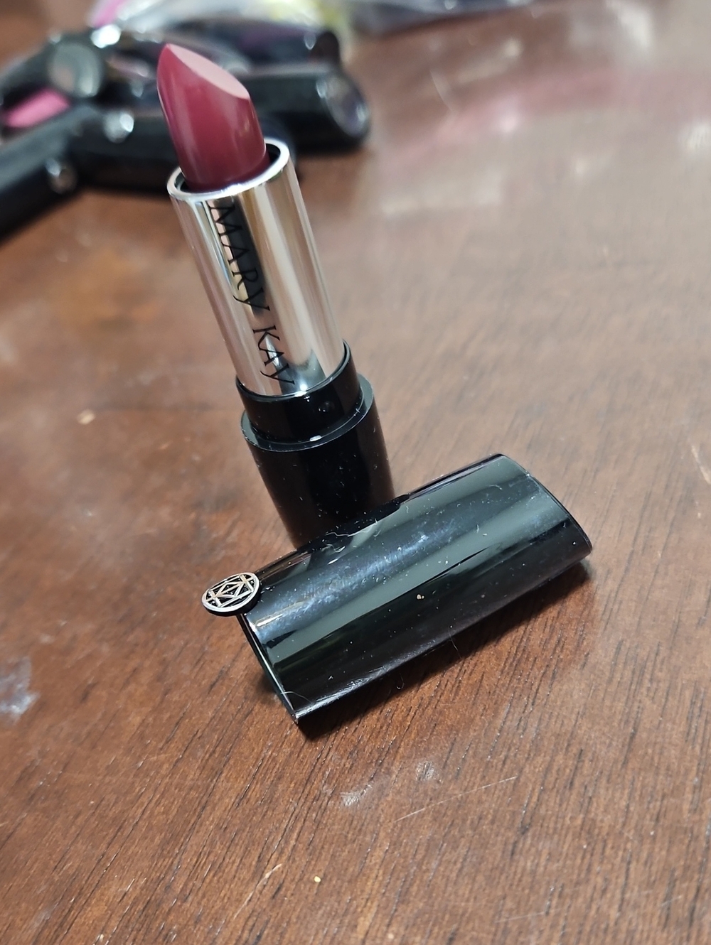Mary Kay Berry Famous Lipstick - Satin Finish